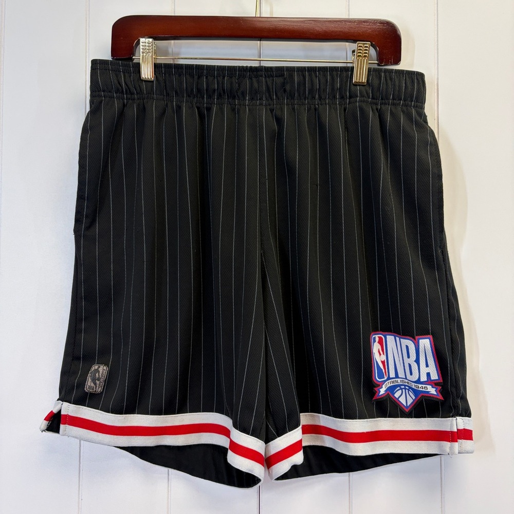 NBA Basketball Athletic Pinstripe Shorts Mens Large Activewear Streetwear Gym